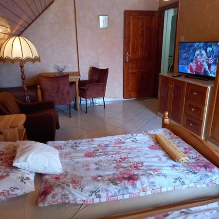 Apartamento Gizella Haz Keszthely Exterior foto