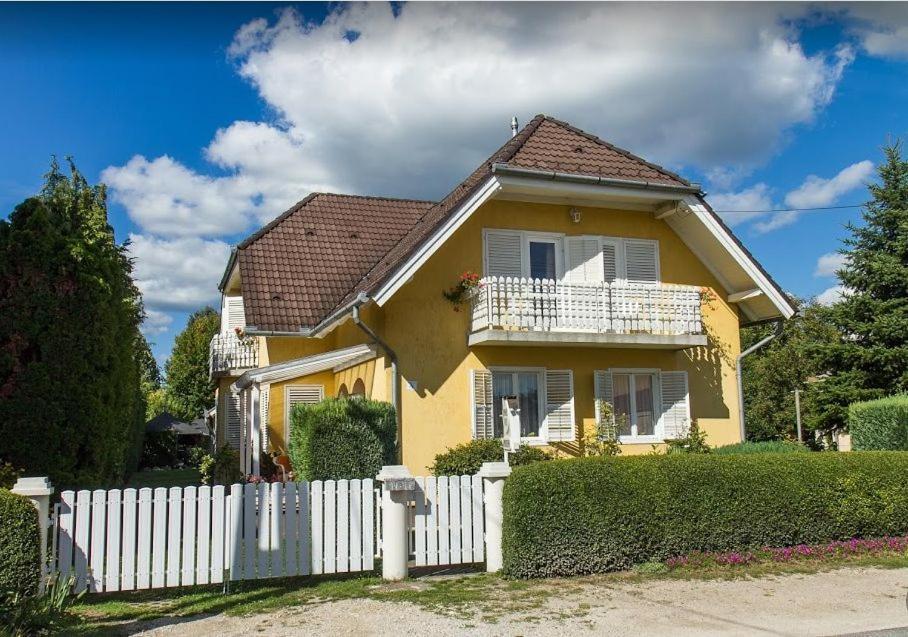Apartamento Gizella Haz Keszthely Exterior foto