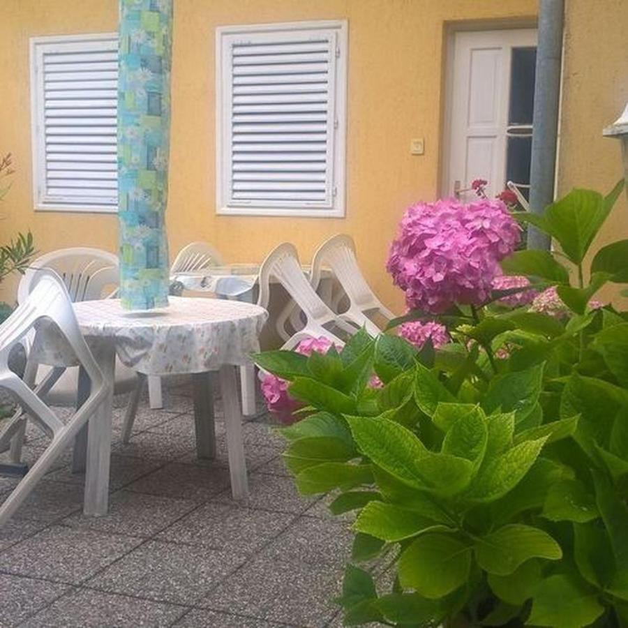 Apartamento Gizella Haz Keszthely Exterior foto