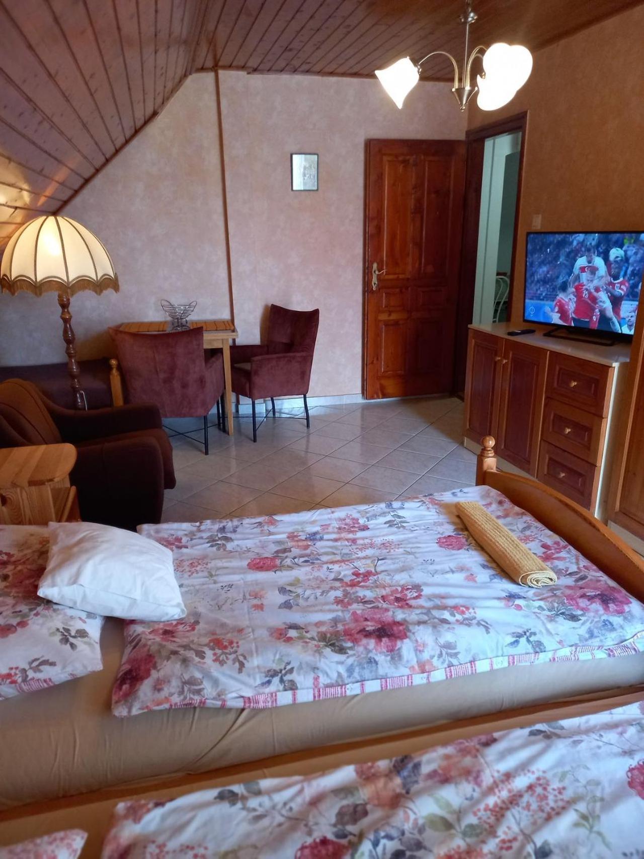 Apartamento Gizella Haz Keszthely Exterior foto